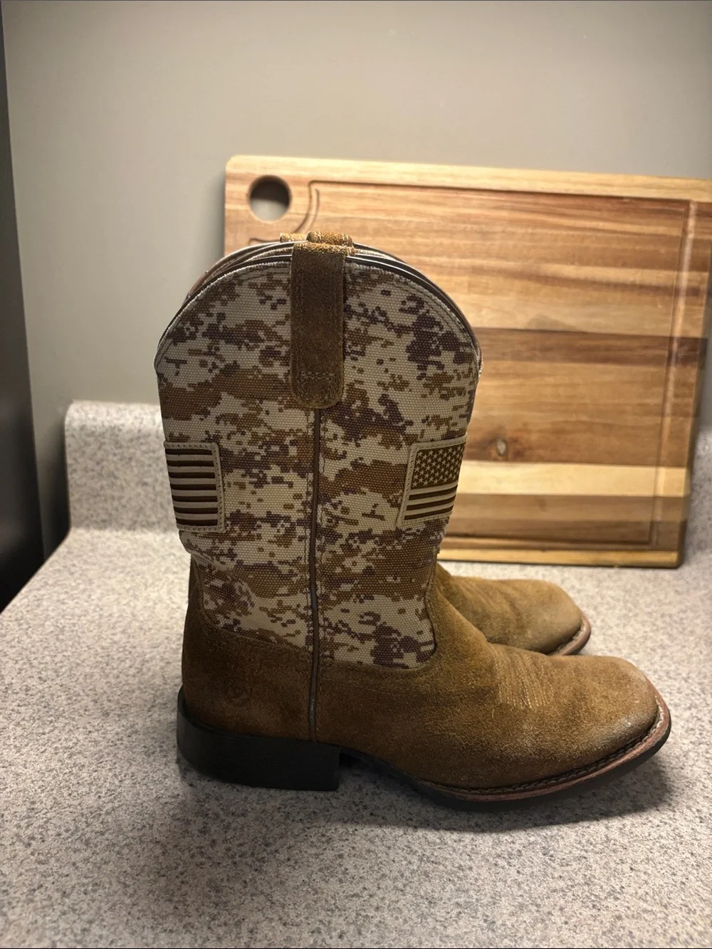 Boys Ariat Brown Suede Western Work Boots Camo Shaft Size 2